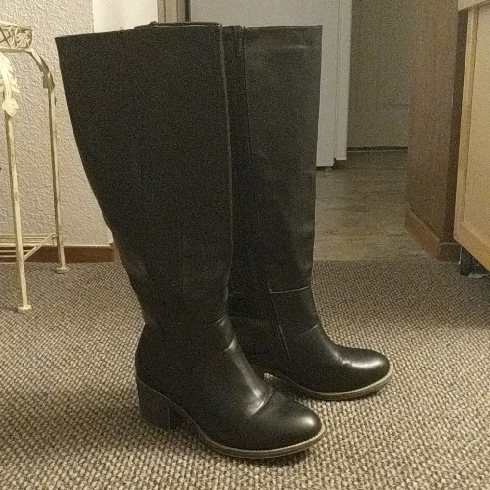 Torrid knee high boots